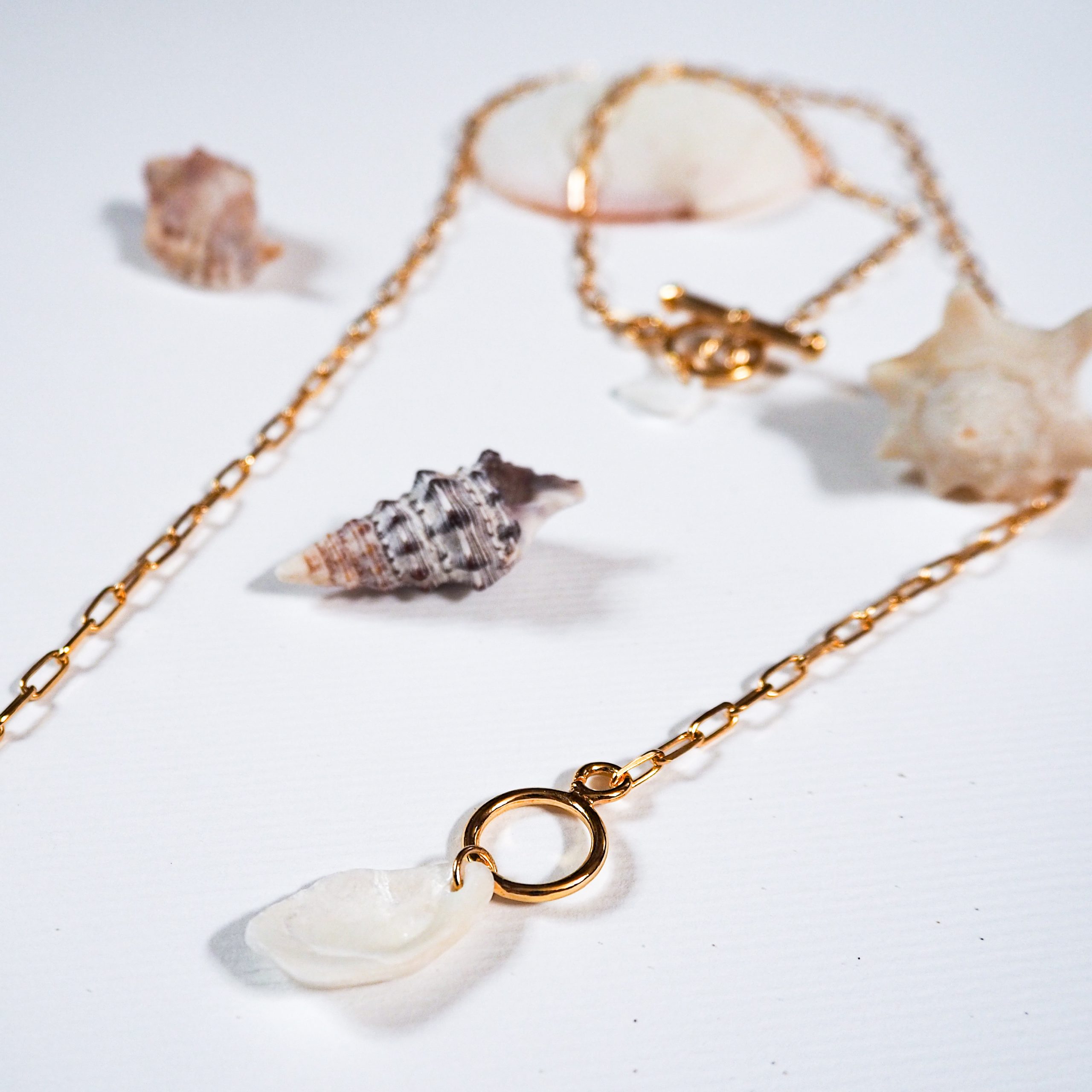 Collection "Mistral doré" bijoux collection nacre collier bracelet suisse